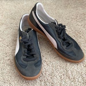 Men’s Puma sneakers